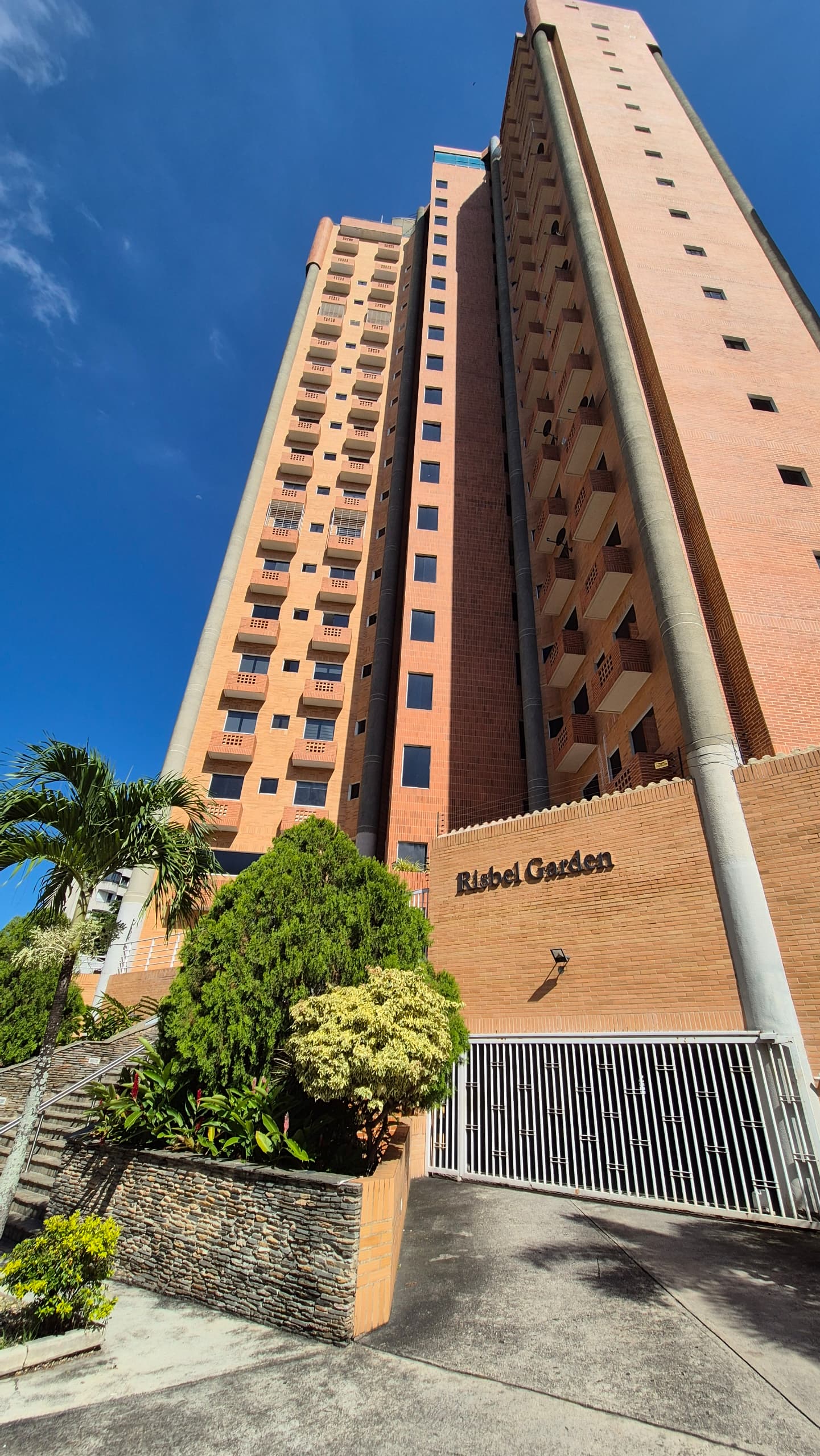 Duplex Apartment in  El Bosque - Apartamento Duplex en El Bosque